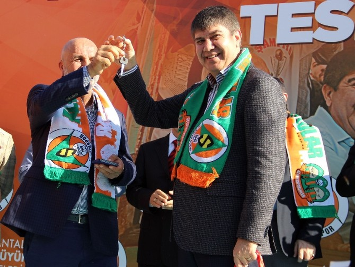 Aytemiz Alanyaspor\'a Yeni Otobüs