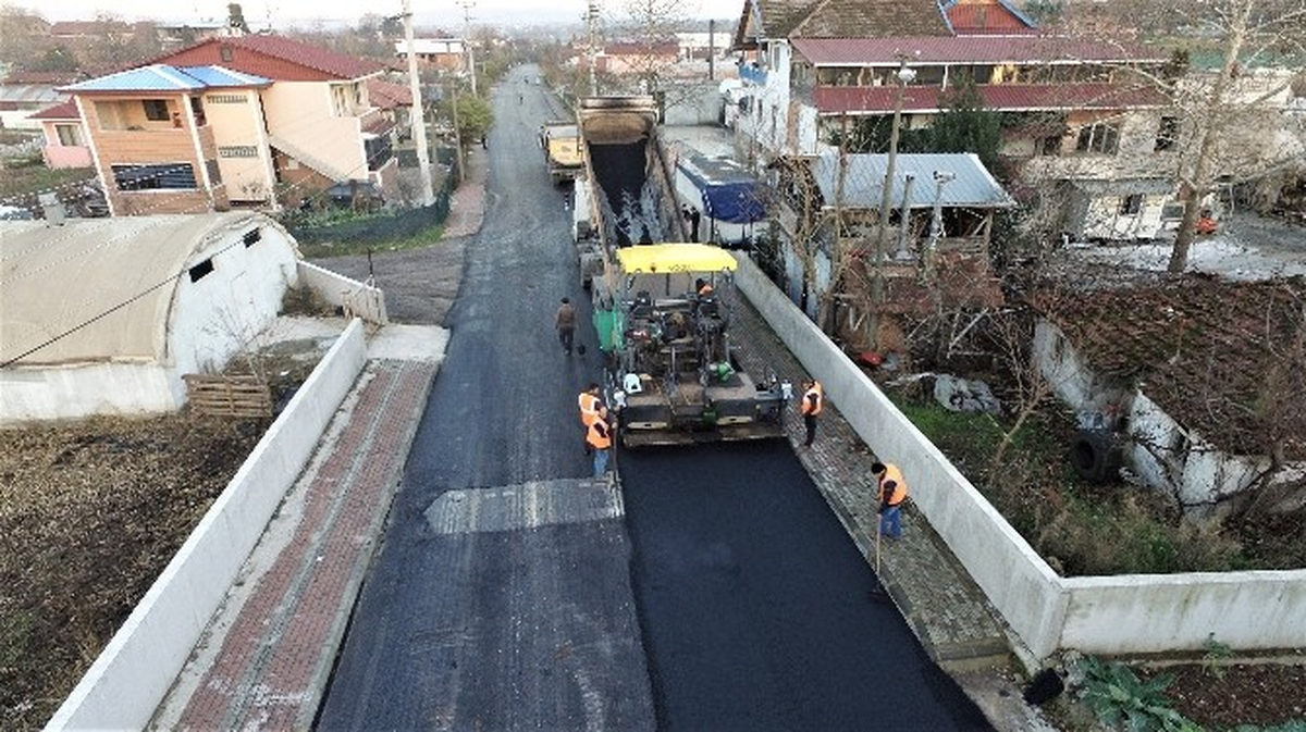 Başiskele\'de Asfaltlama Çalışmaları Sürüyor