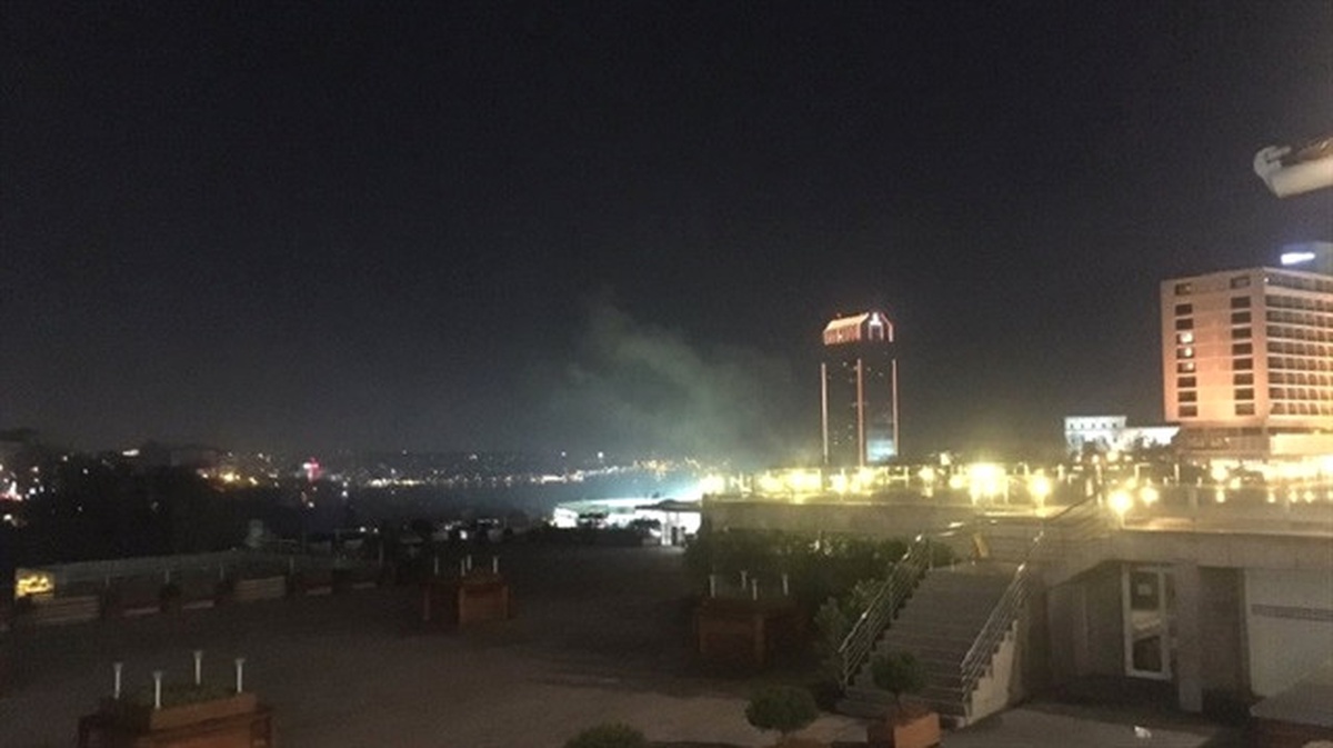 Beşiktaş\'ta Şiddetli Bir Patlama Sesi Duyuldu.