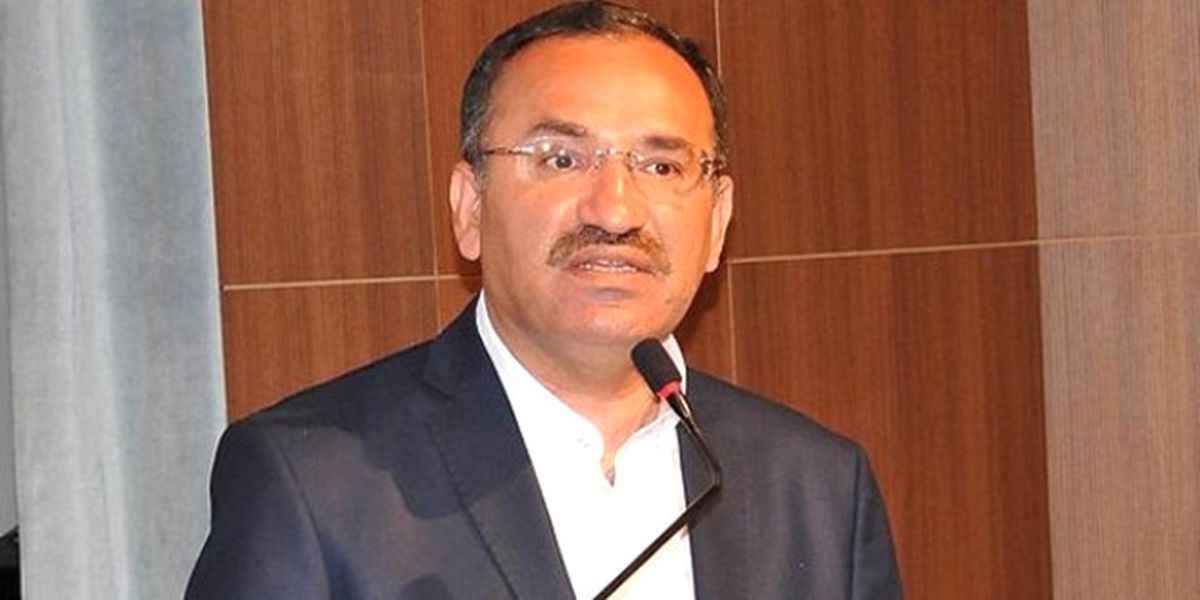Bozdağ: "Türkiye Düşmanlarını Baş Tacı Yapmanız Kabul Edilebilir Bir Şey Değildir"