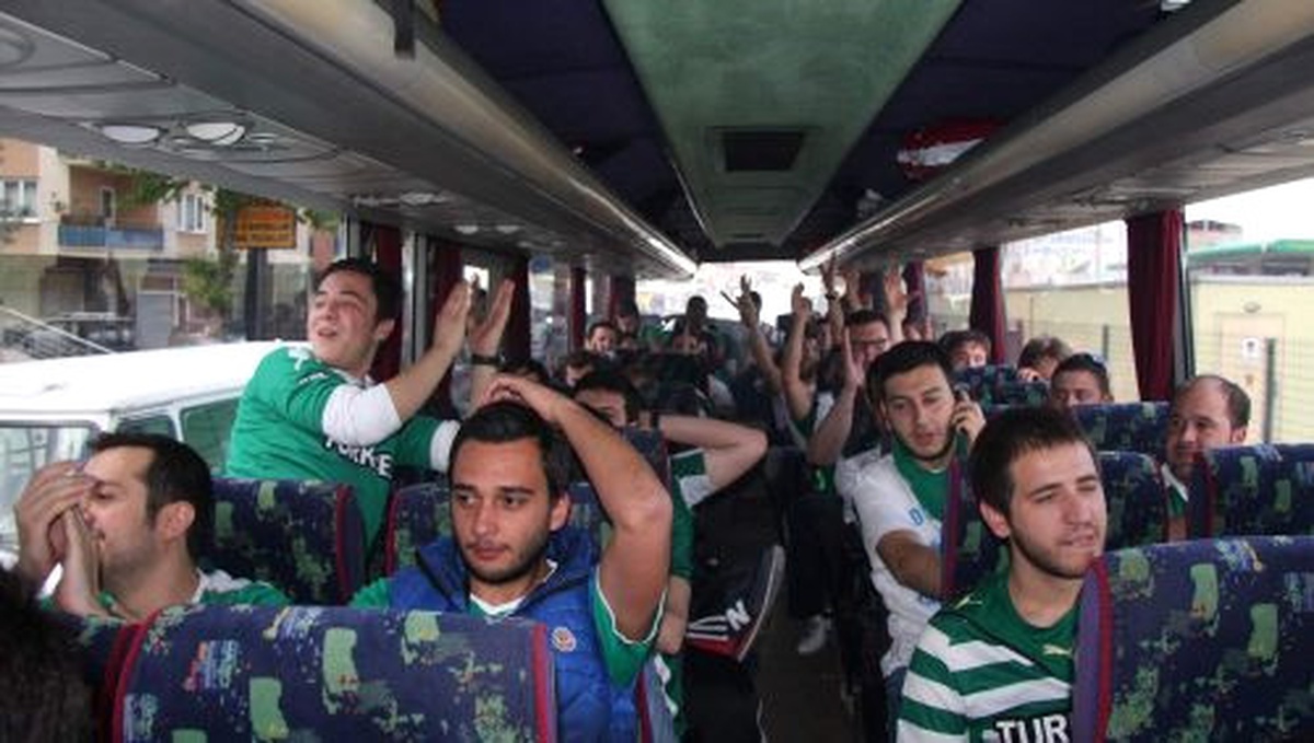 Bursaspor Taraftarı Yola Çıktı