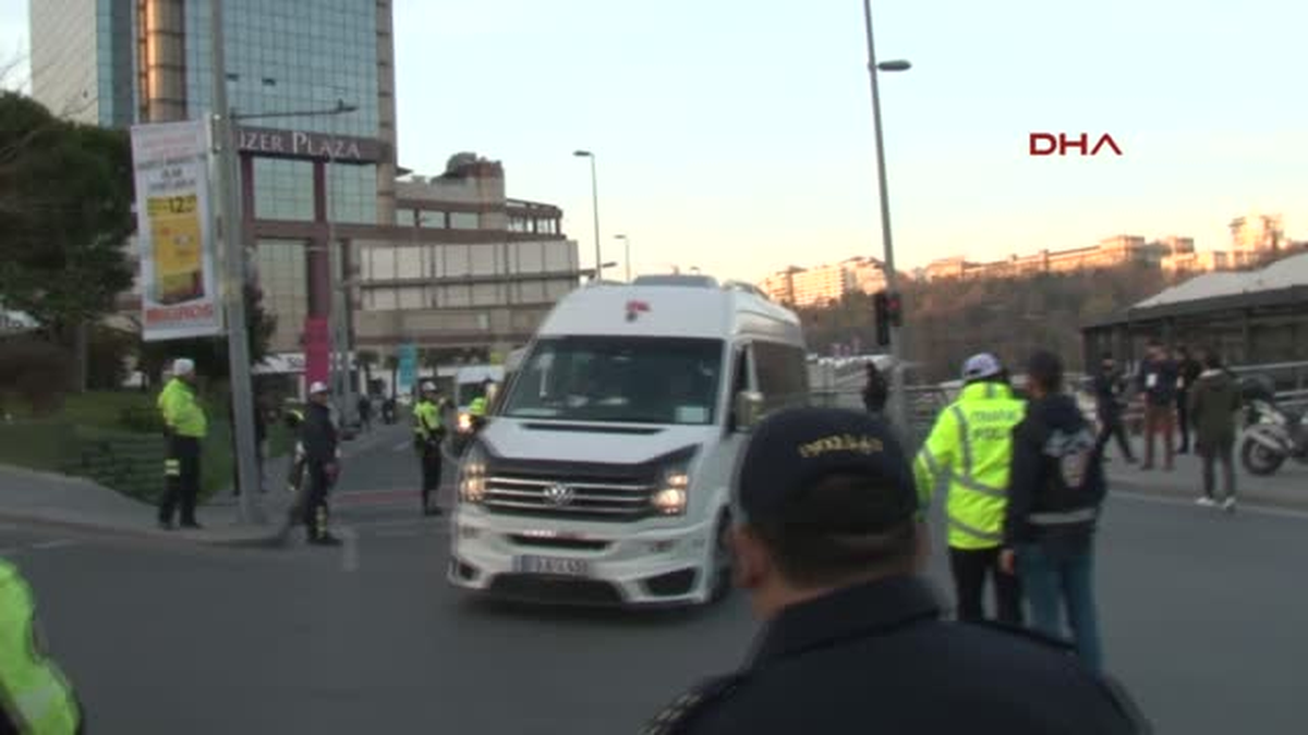 Bursasporlu Taraftarların Bir Bölümü Stada Ulaştı
