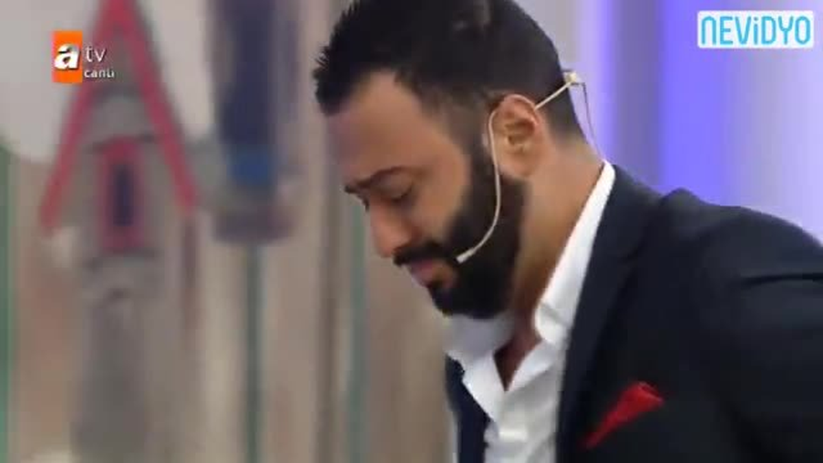 Caner Yıllar Sonra Annesi ile Canlı Yayın Bir Araya Geldi