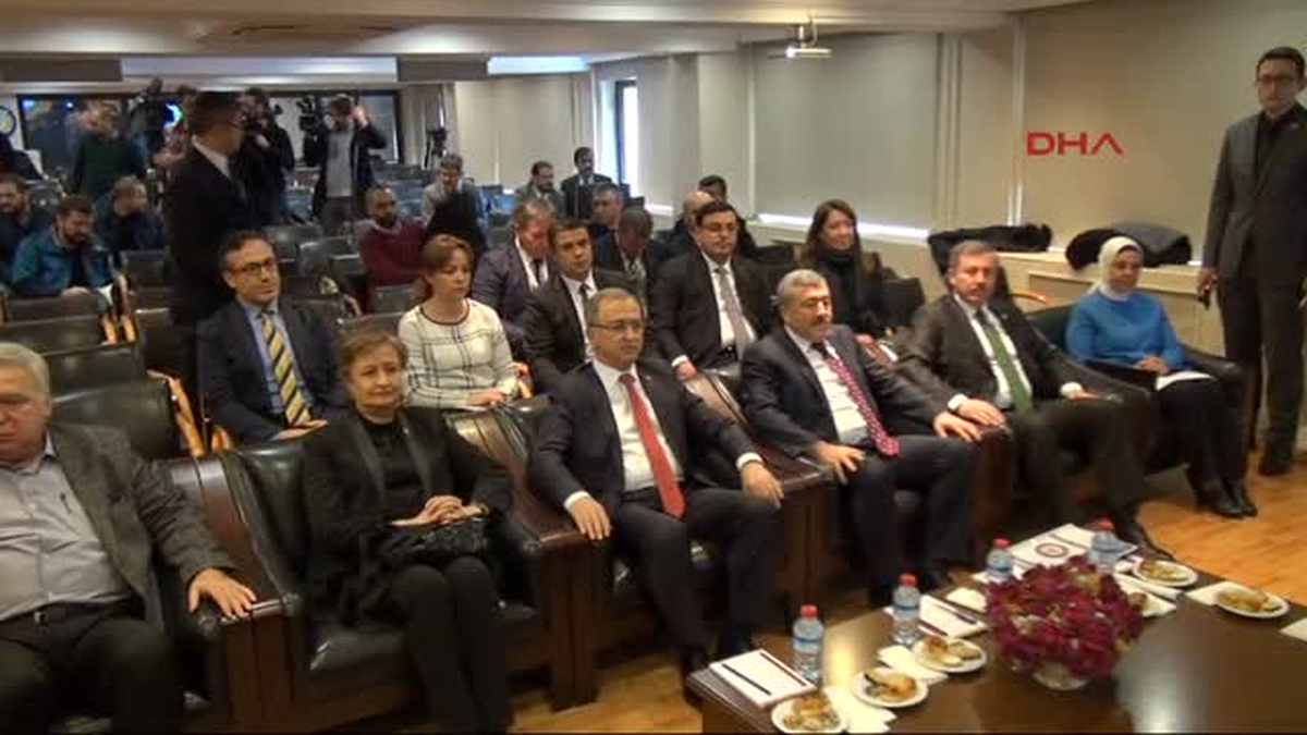 Darbe Komisyonu, Istanbul Emniyet Müdürlüğü\'nü Ziyaret Etti