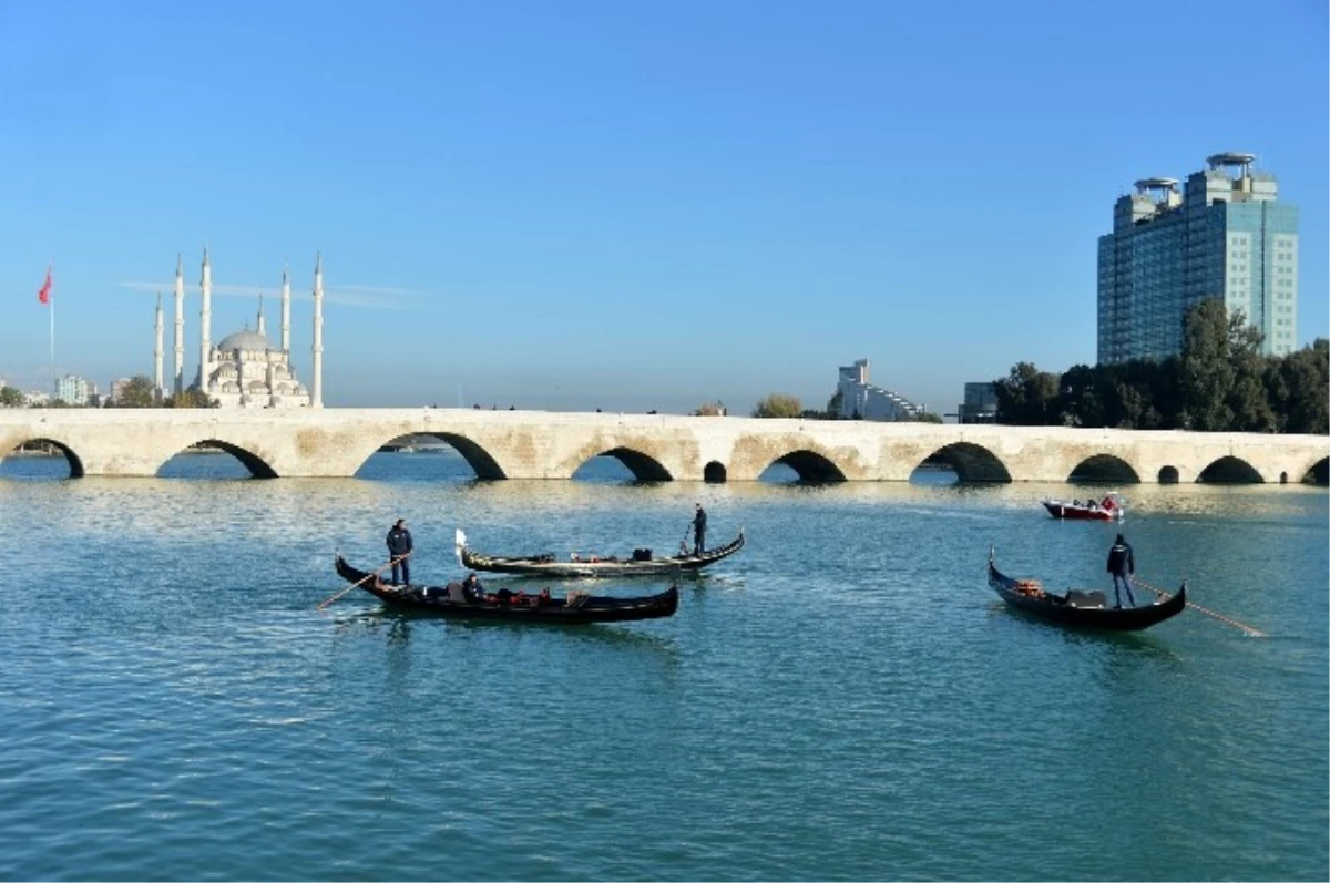 Adana\'da Dolar Bozdurana Seyhan Nehri Üzerinde Gondol Gezisi Bedava