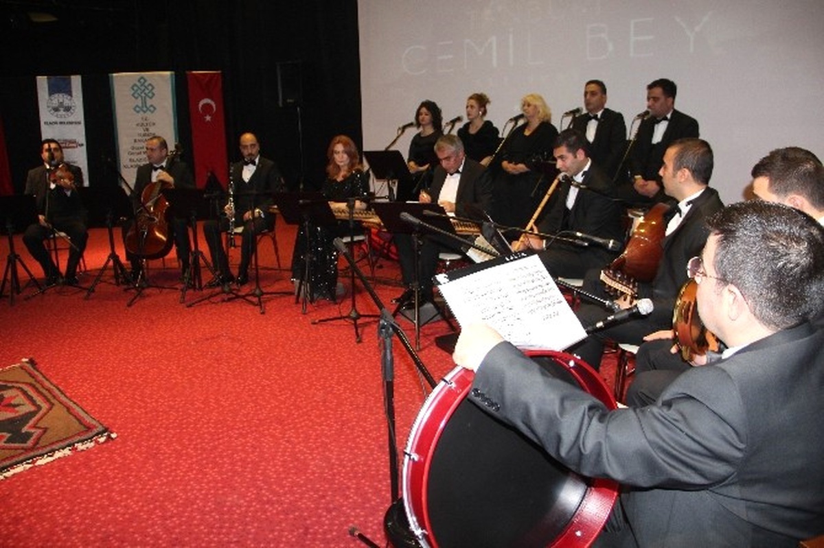Elazığ\'da Tanburi Cemil Bey Anısına Konser Verildi