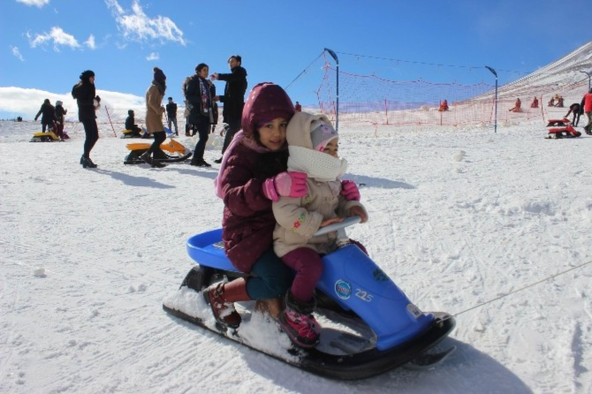 Erciyes\'te Sezon Açıldı, Kayak Severler Akın Etti