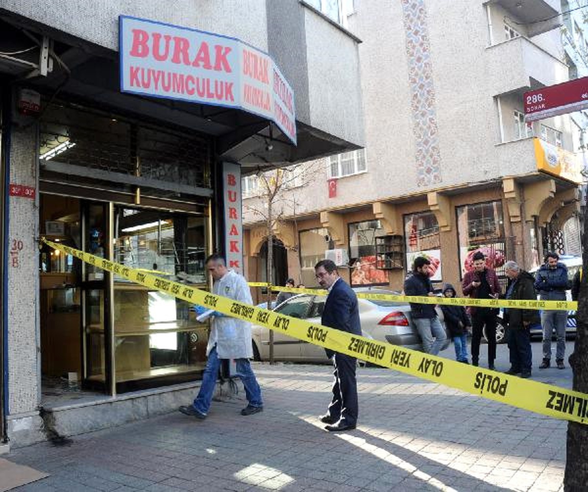 Gazaosmanpaşa\'da Kuyumcu Soygunu Cep Telefonu ile Görüntülendi