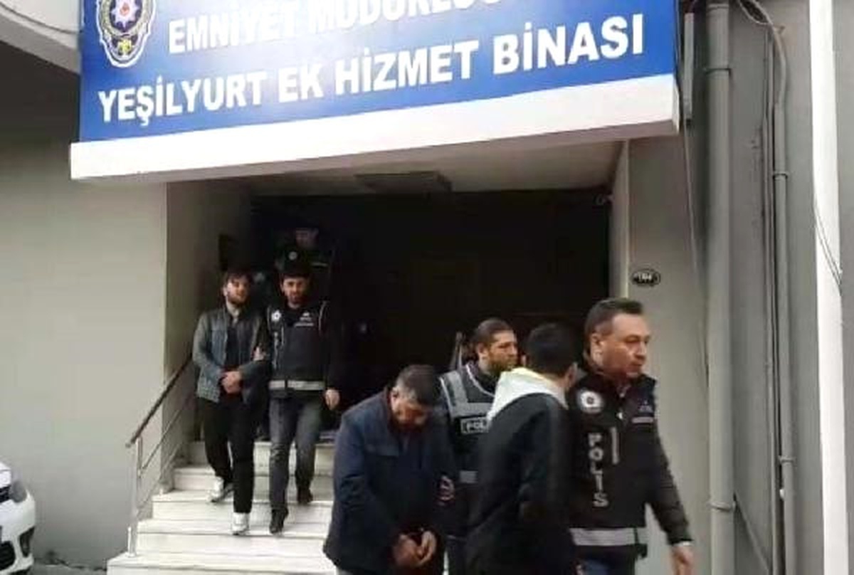 Göçmen Kaçakçısı 8 Kişi Tutuklandı