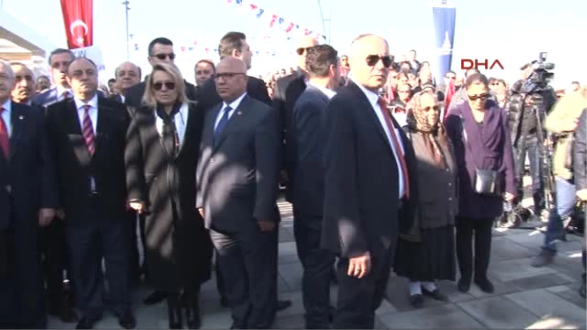 Izmir CHP Genel Başkanı Kemal Kılıçdaroğlu, Açılışlar Için Izmir\'de