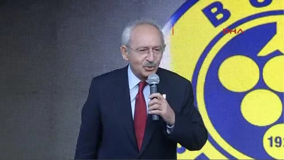 Izmir CHP Lideri Kılıçdaroğlu Buca Belediyesi Tarık Akan Gençlik Merkezi\'nde Gençlerle Buluştu-2