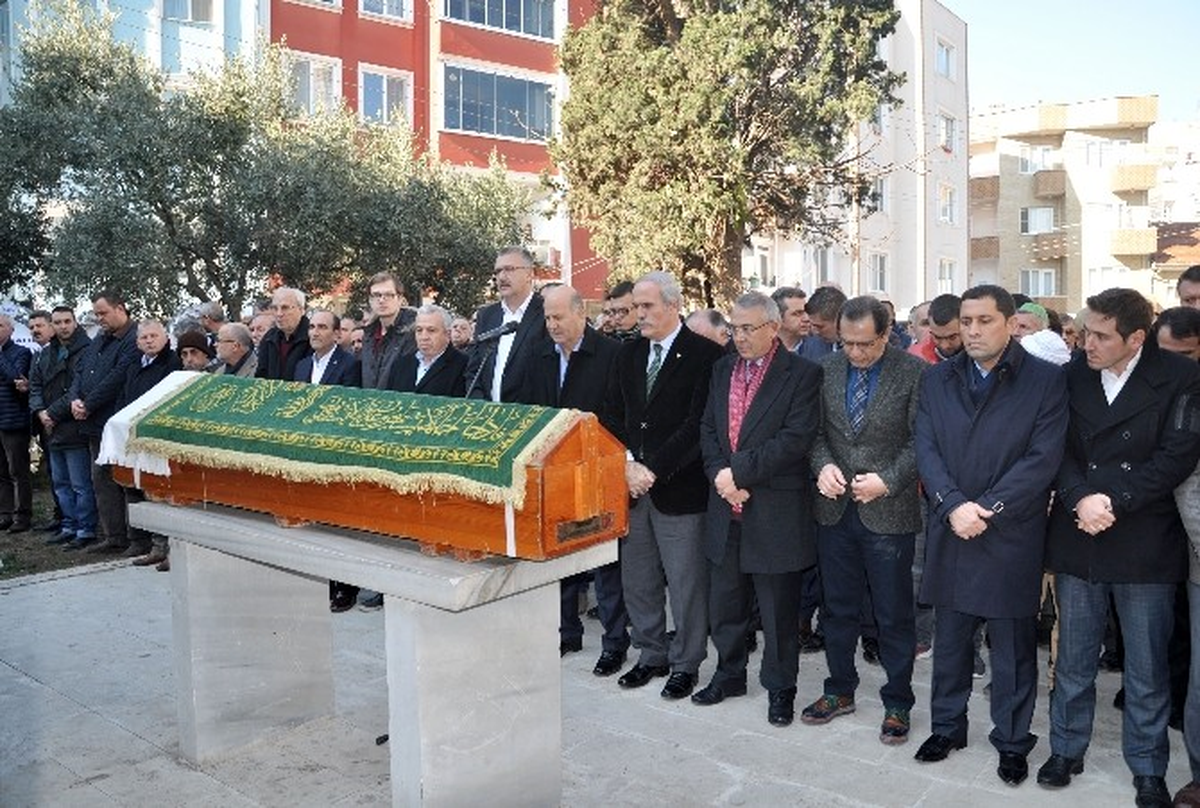 Karacabey Belediye Başkanı Özkan\'dan Babasına Son Görev