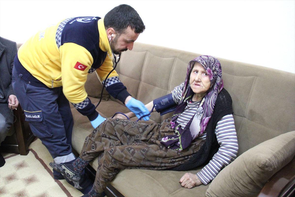 Kaymakamlık, Yaşlı Kadın ile Engelli Oğluna Sahip Çıktı