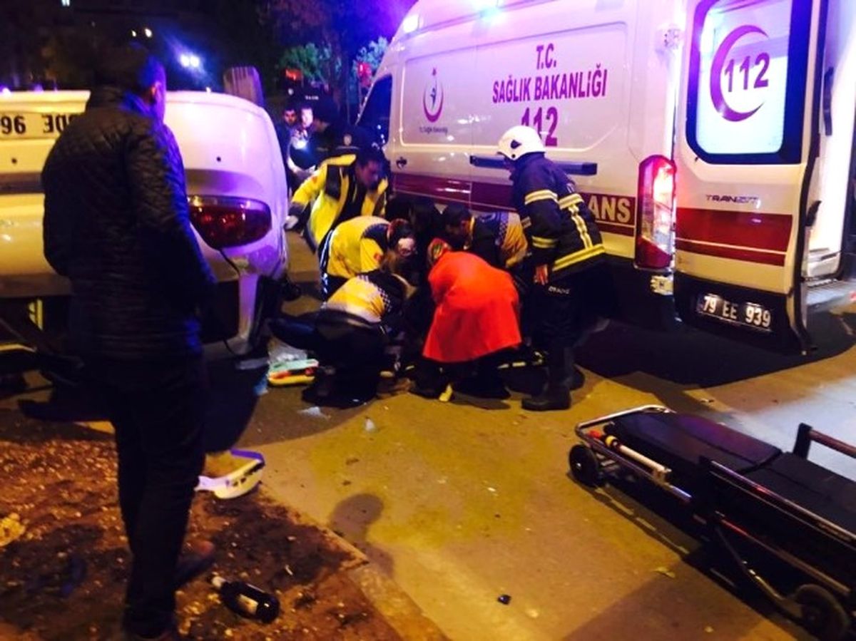Kilis\'te Trafik Kazası: 2 Ağır Yaralı