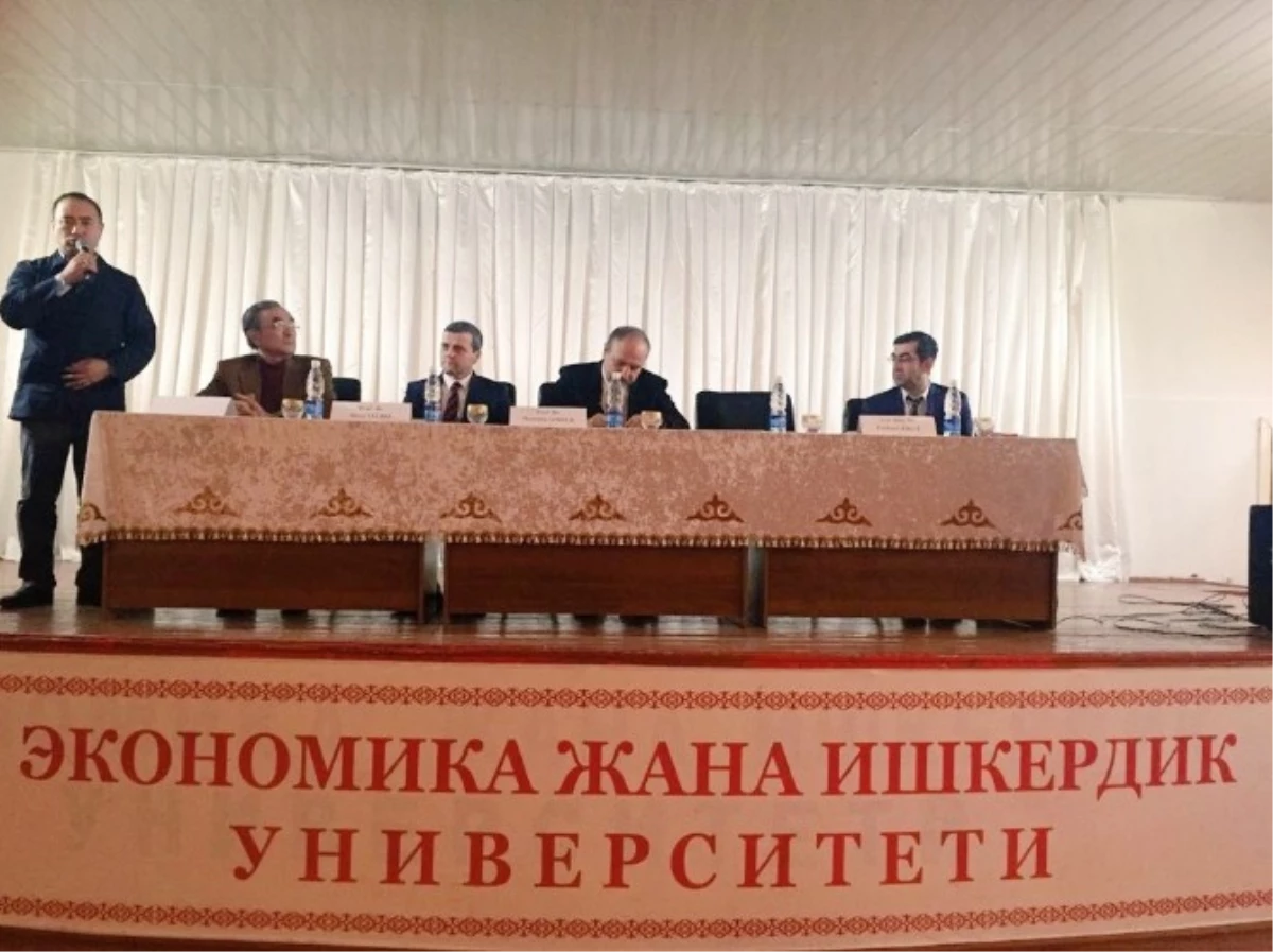 Kırgızistan Ekonomi ve Girişimcilik Üniversitesinde "Hoca Ahmet Yesevi\'yi Anlamak" Paneli