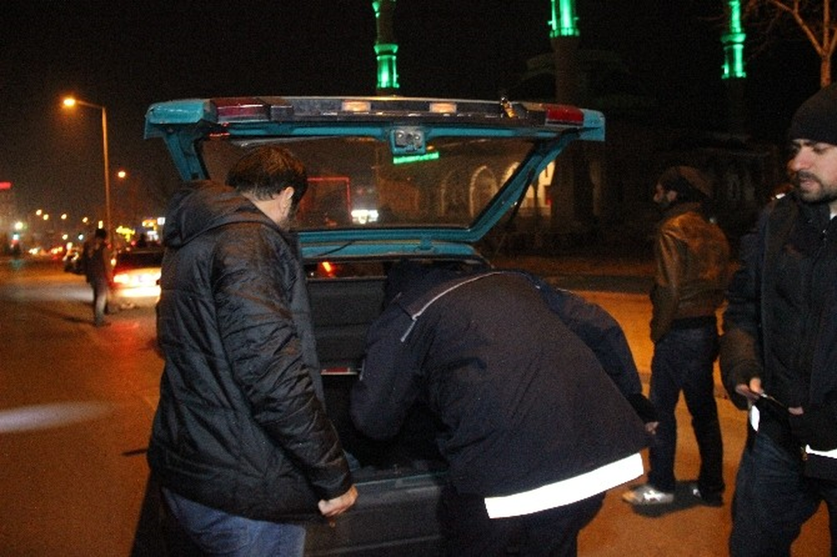 Konya\'da 853 Polisle "Huzur" Operasyonu