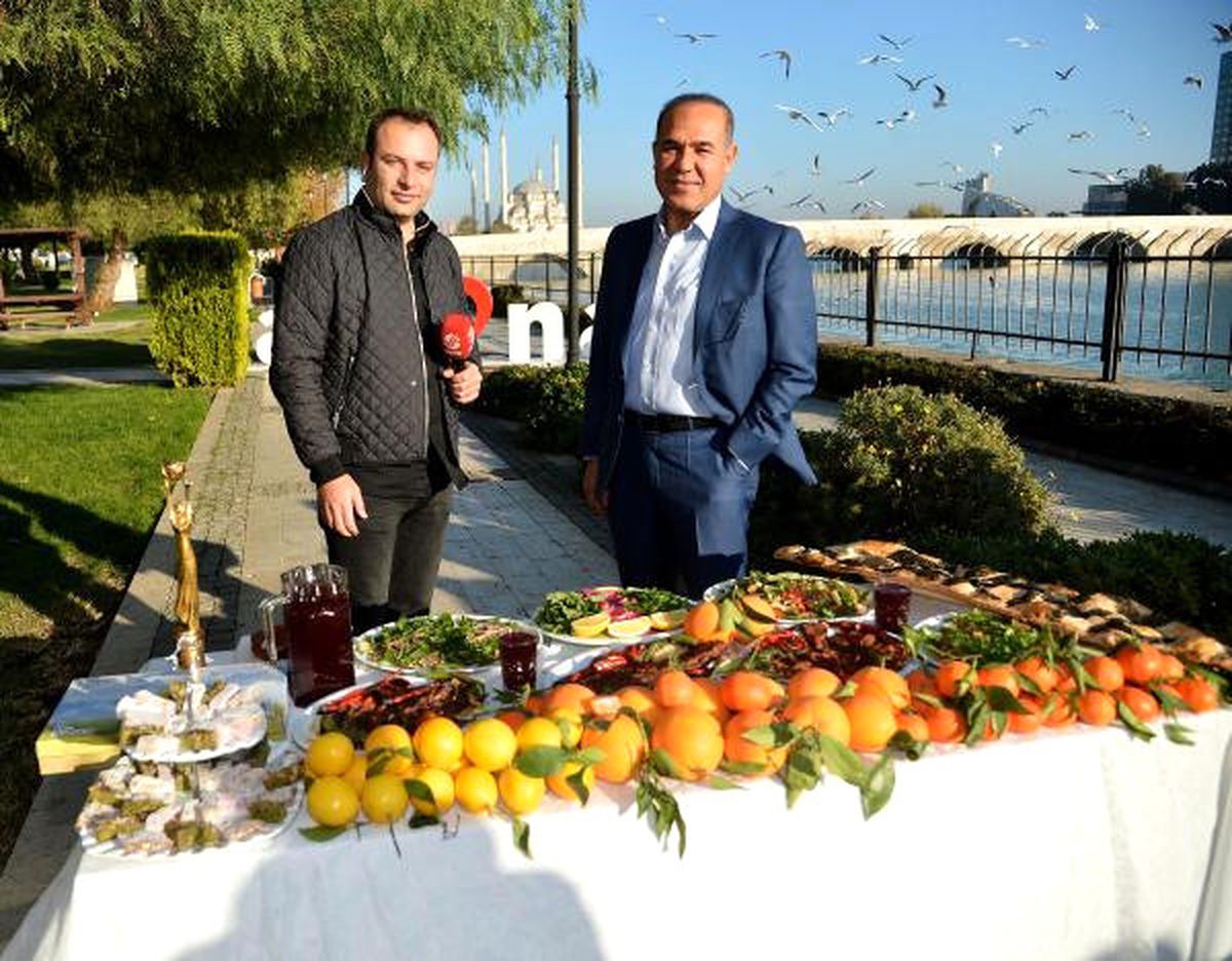 MHP\'li Başkan\'dan TL Kampanyasına \'Gondol\' Desteği