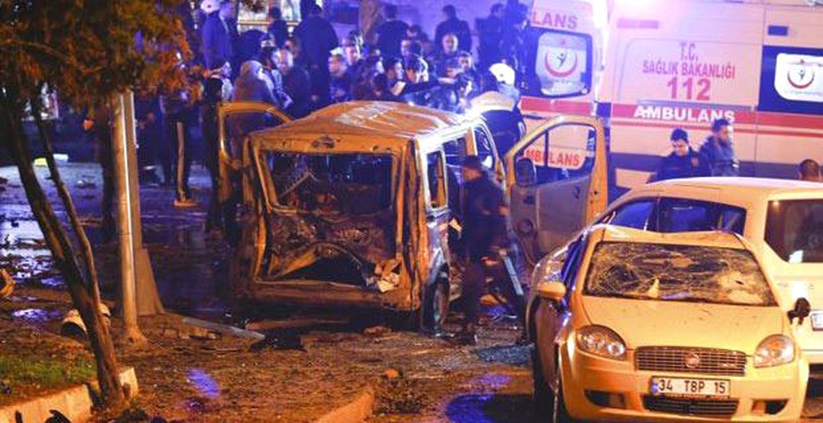 Olay Yerinde Hasar Gören Araçların Fotoğrafları
