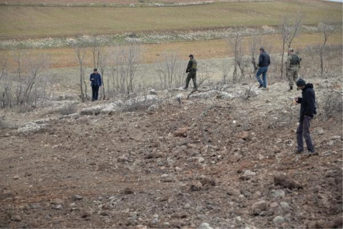 PKK\'lılar Karakola Bombalı Araçla 300 Metre Yaklaşabilmiş (2)