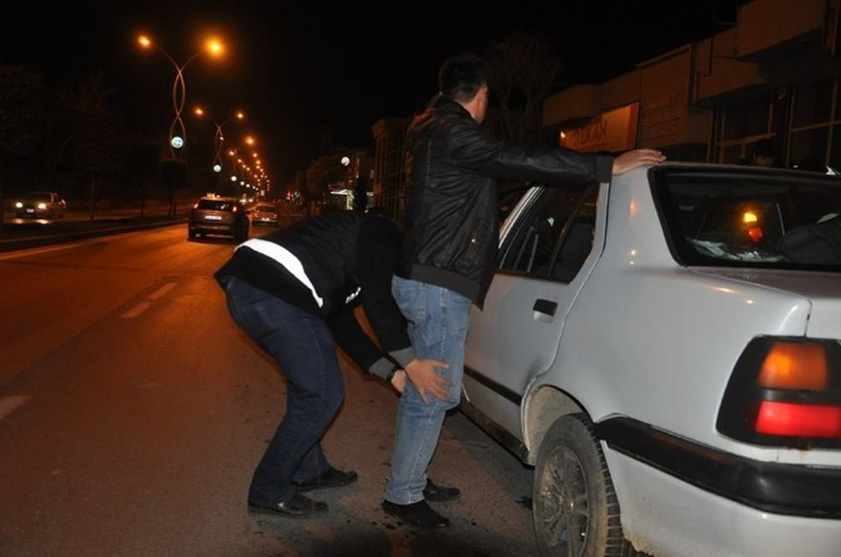 Sakarya\'da 400 Polisle \'Huzur\' Operasyonu
