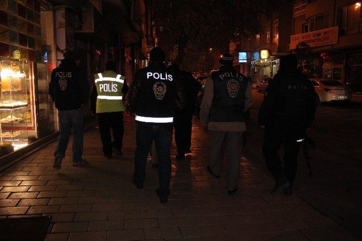 Siirt\'te 258 Polis ile \'Huzur Türkiye\' Uygulaması Yapıldı