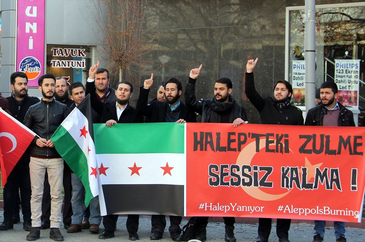 Tügva Halep\'in Bombalanmasını Protesto Etti