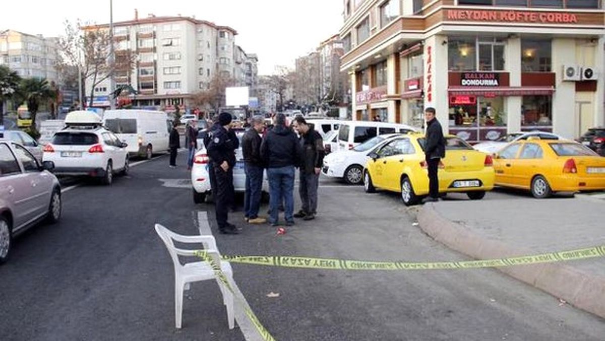 Yolda Yürürken Tabanca ile Vuruldu