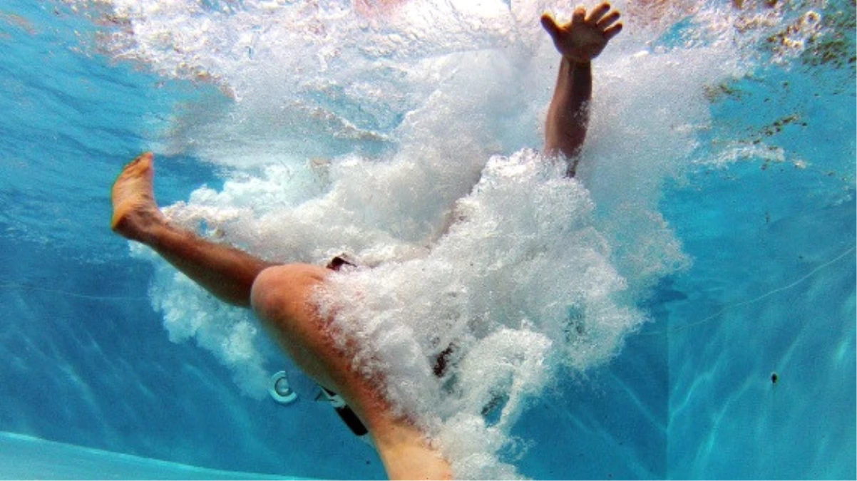 Yüzmek İçin Girdiği Havuzda Ölü Bulundu