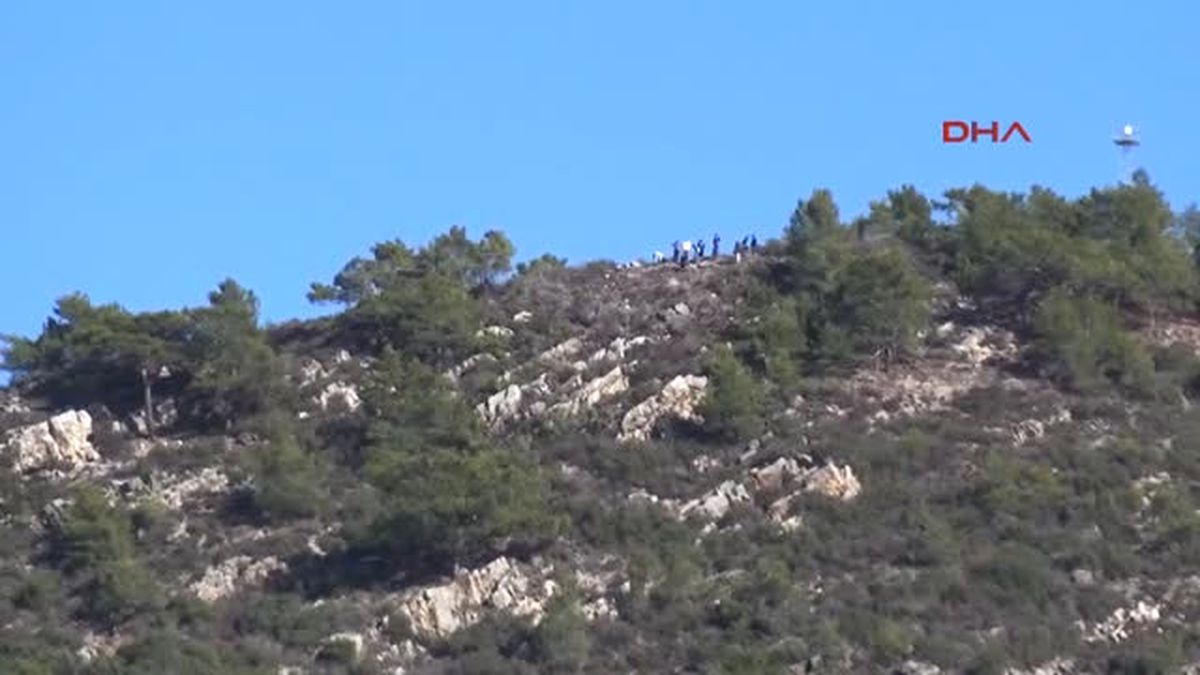 Antalya Gazipaşa\'da Yamaç Paraşütü Uçuşları Başladı