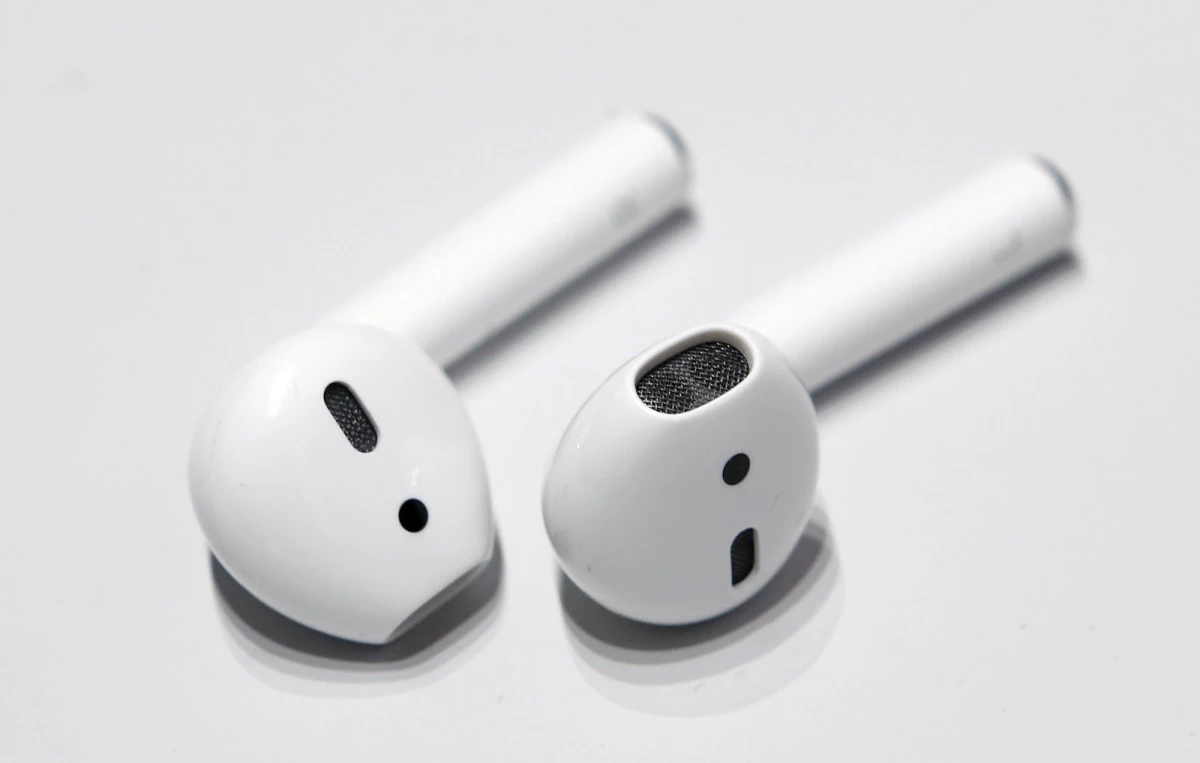 Apple Airpods Çıkış Tarihi Ertelendi! Kablosuz Kulaklık Dert Oldu!