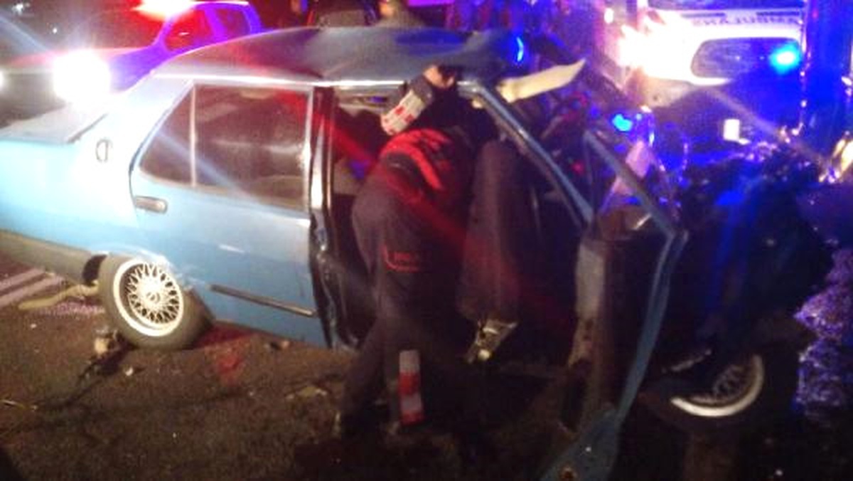 Ata Çarpan Kamyonete Otomobil Çarptı: 5 Yaralı