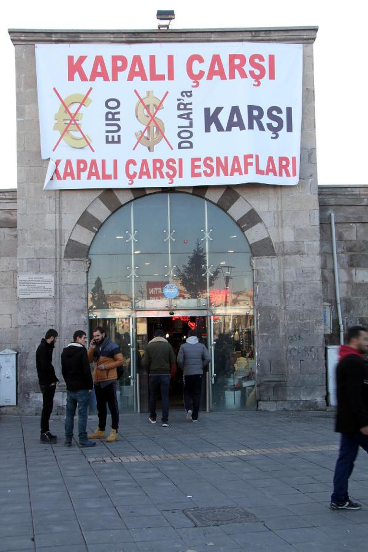 Kapalı Çarşı Esnafı, Dolar ve Euroya Karşı