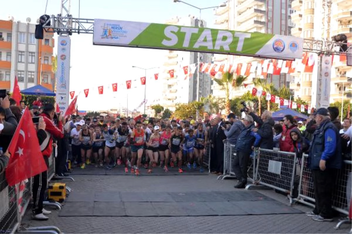 Mersin Maratonu Erkek ve Kadınlarda Kenya\'nın