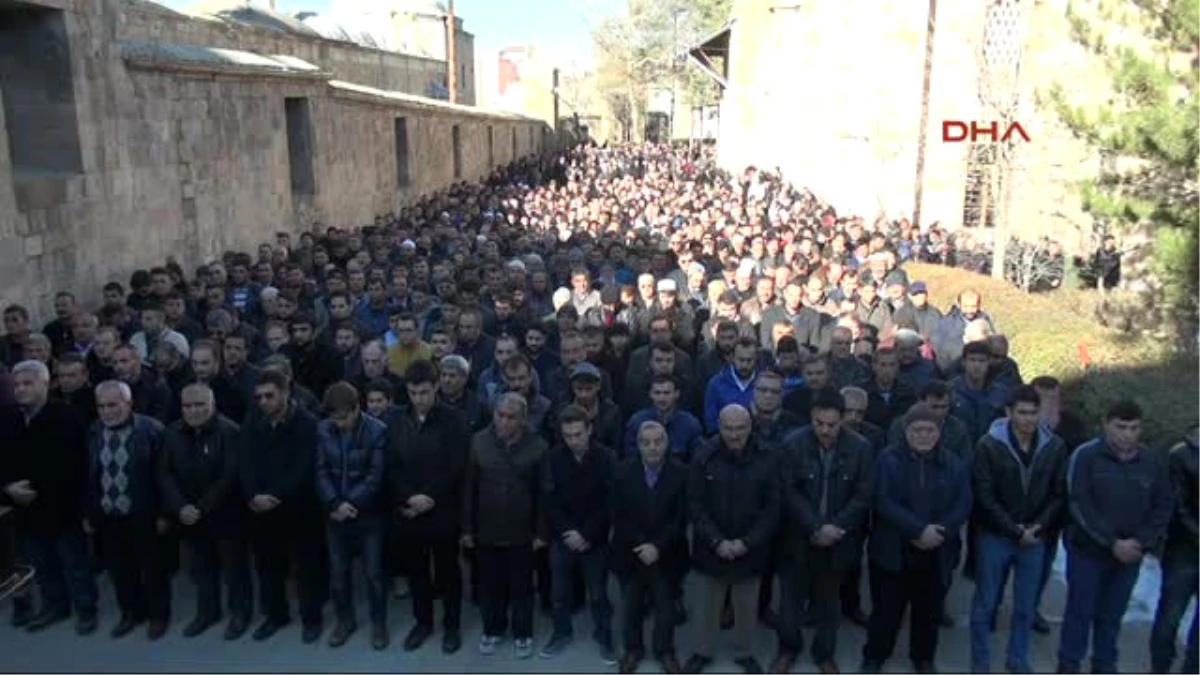 Nevşehir Terör Saldırısında Ölenler Için Gıyabi Cenaze Namazı Kılındı