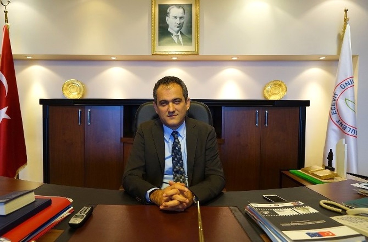 Rektör Mahmut Özer, Şehitler İçin Başsağlığı Mesajı Yayımladı