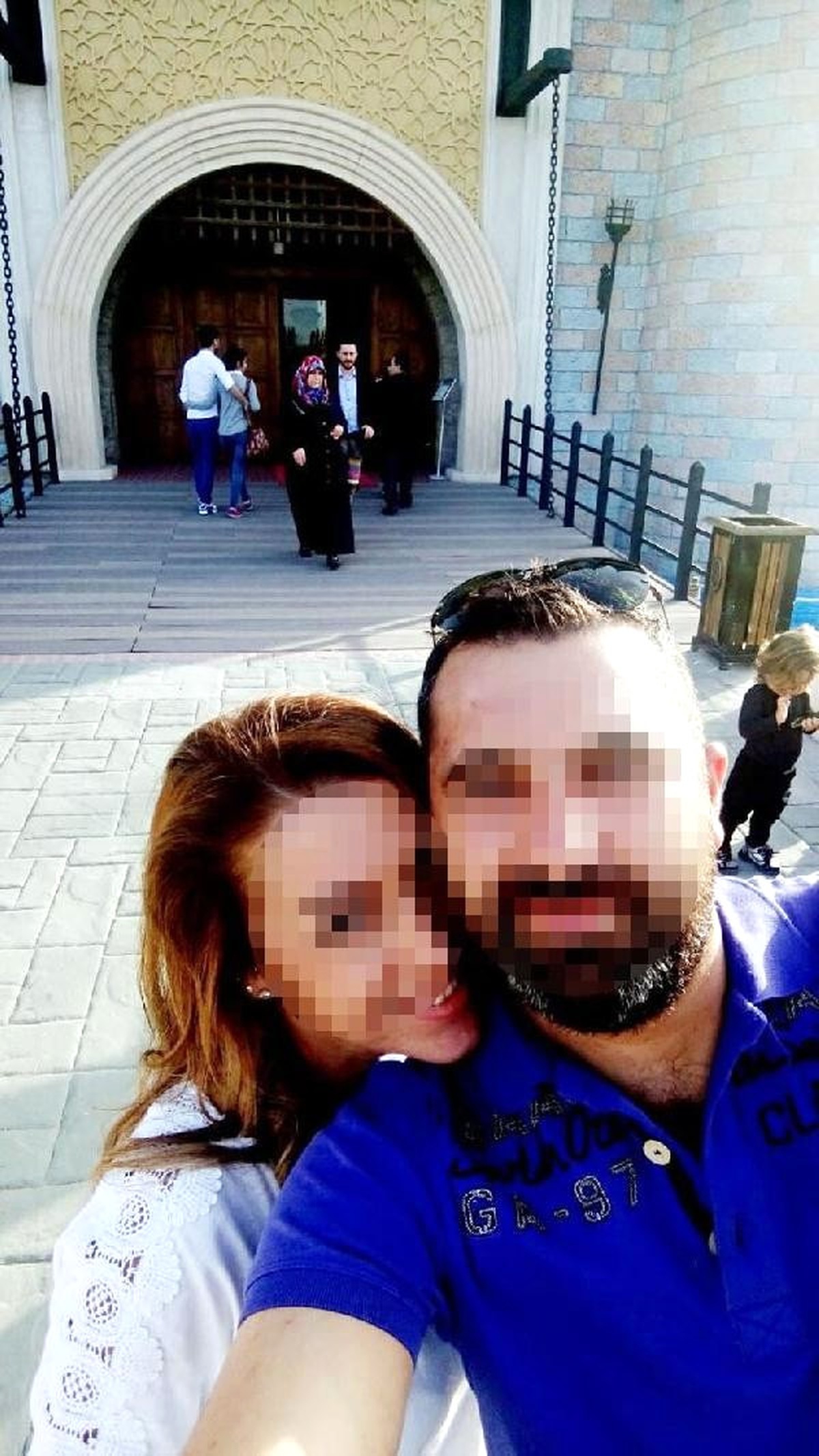 Tekstilci Sevgilinin \'Taciz\' Oyunu Bozan Fotoğraflar