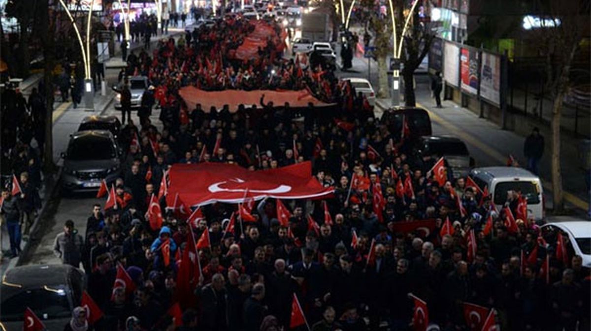 Türkiye Teröre Karşı Tek Yürek Oldu