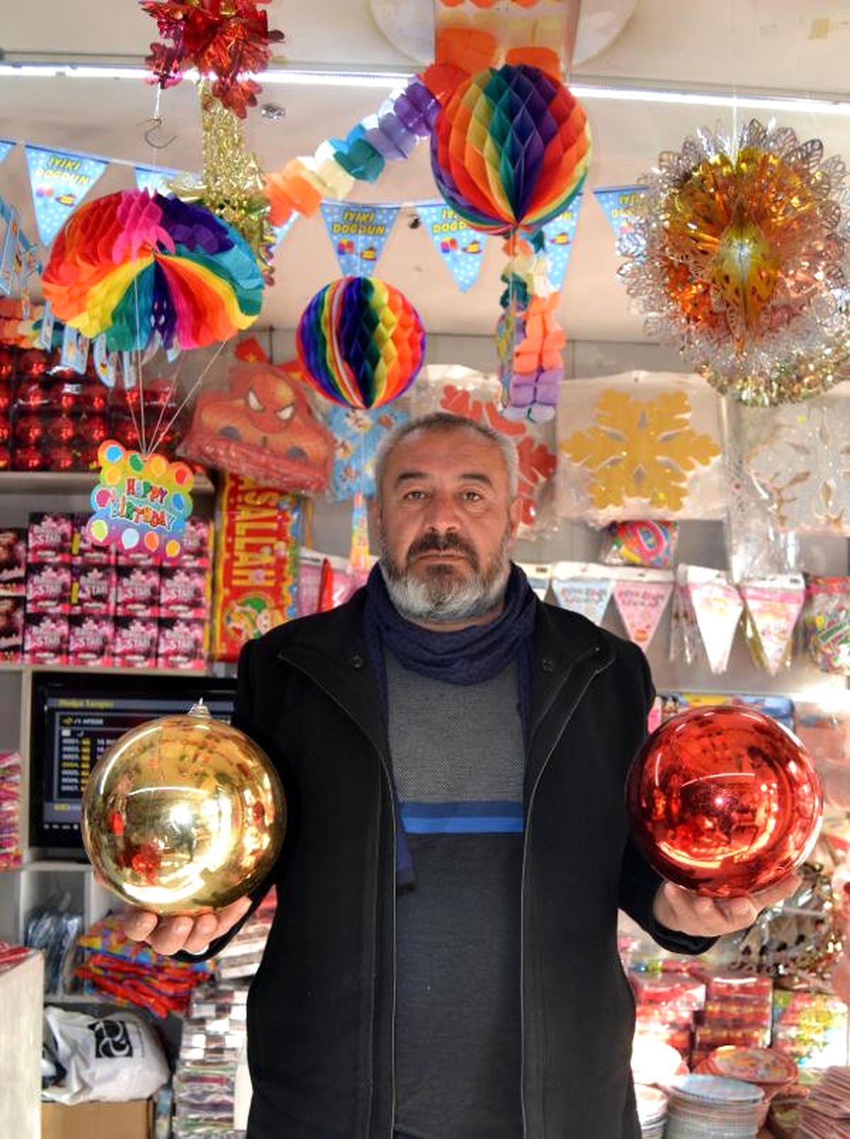 Yılbaşı Süsleri Raflarda