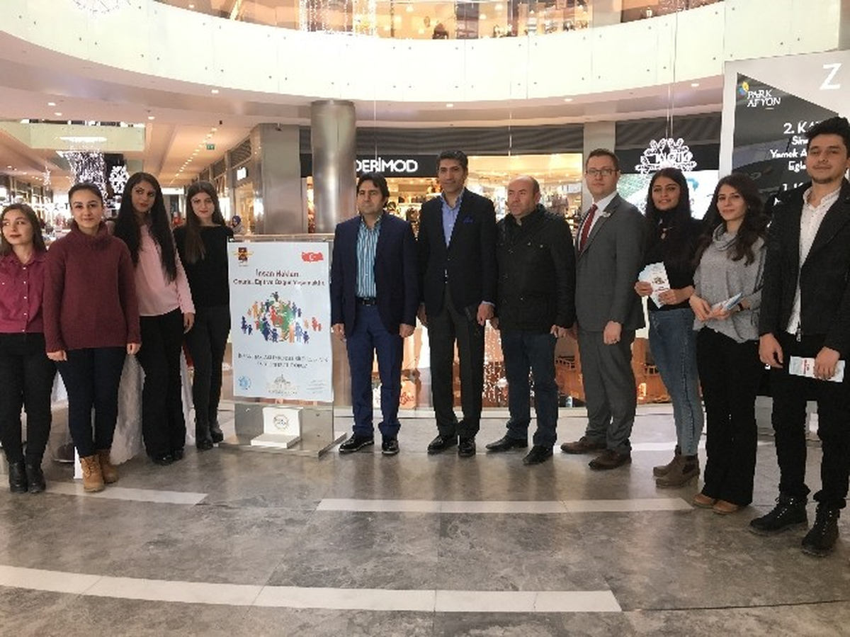 10 Aralık Dünya İnsan Hakları Günü Standı Park Afyon\'da Kuruldu