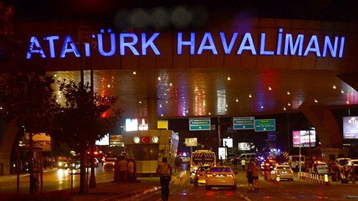 Atatürk Havalimanı\'nda Kar Önlemi! Sefer Sayısı Azaltıldı