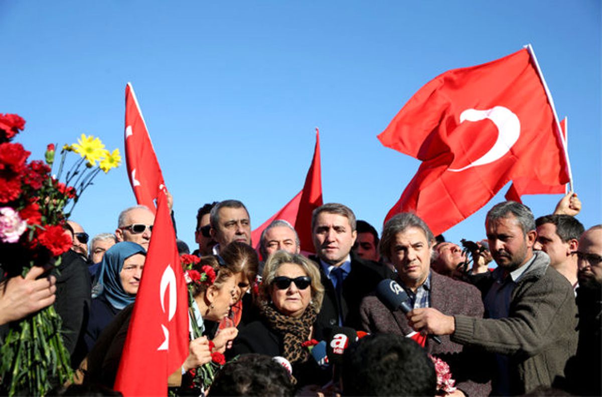 Abonelerimizin Dikkatine : Canlı Yayın