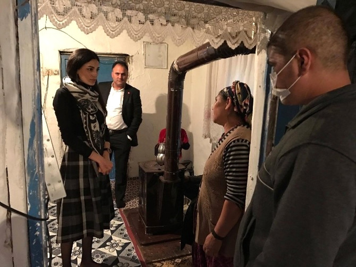 Ak Kadınlar 15 Yaşındaki Hazar İçin Seferber Oldu