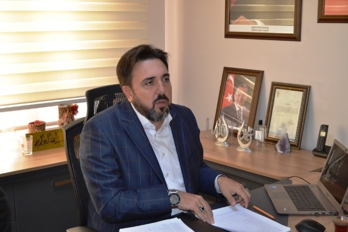 AK Parti Ayvalık İlçe Başkanı Hakan Kayaalp\'den Teröre Sert Tepki