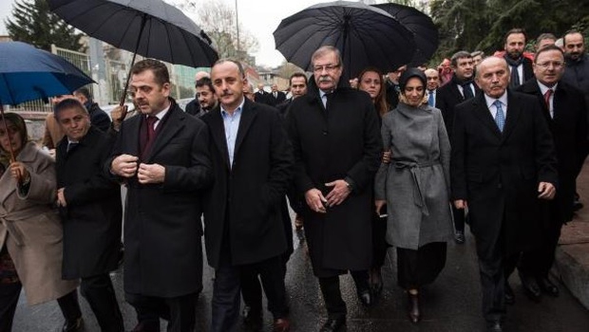 AK Parti ve CHP\'li Belediye Meclis Üyeleri Şehitleri Birlikte Andı