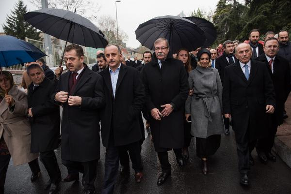 AK Parti ve CHP\'li Belediye Meclis Üyeleri Şehitleri Birlikte Andı...