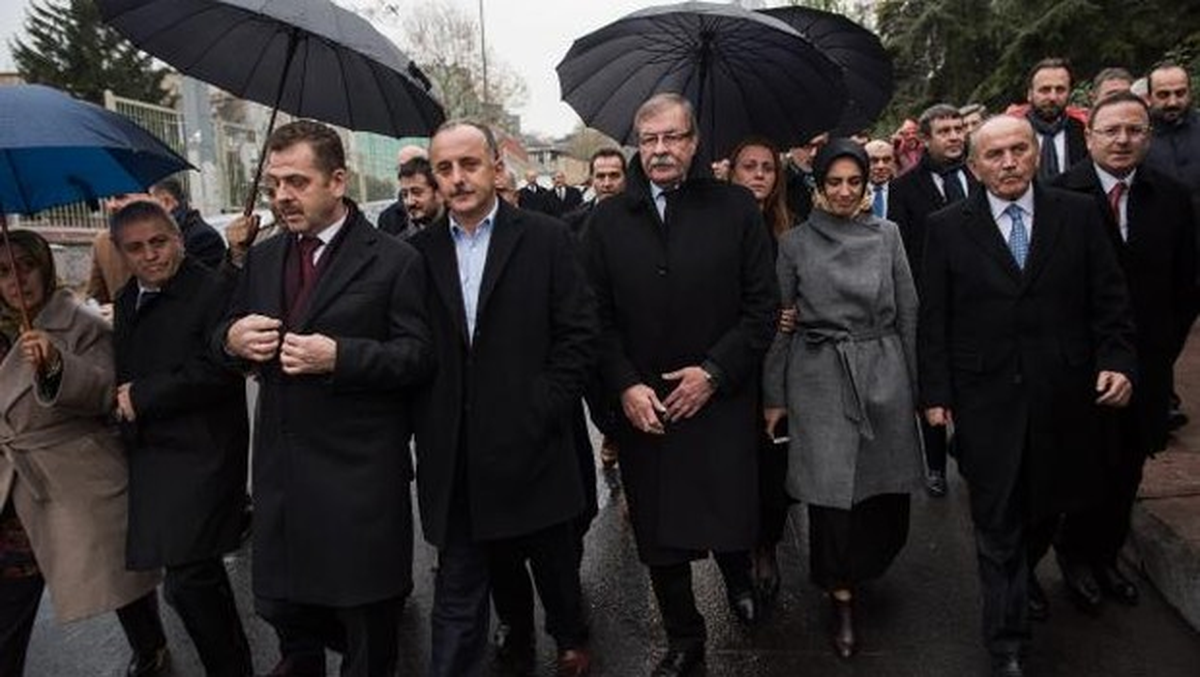 AK Parti ve CHP\'li Belediye Meclis Üyeleri Şehitleri Birlikte Andı...