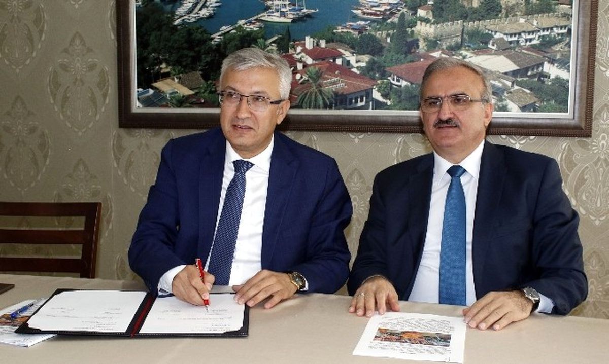 Antalya\'nın Cami ve Okullarının Bakım Onarımına \'Hükümlü\' Desteği