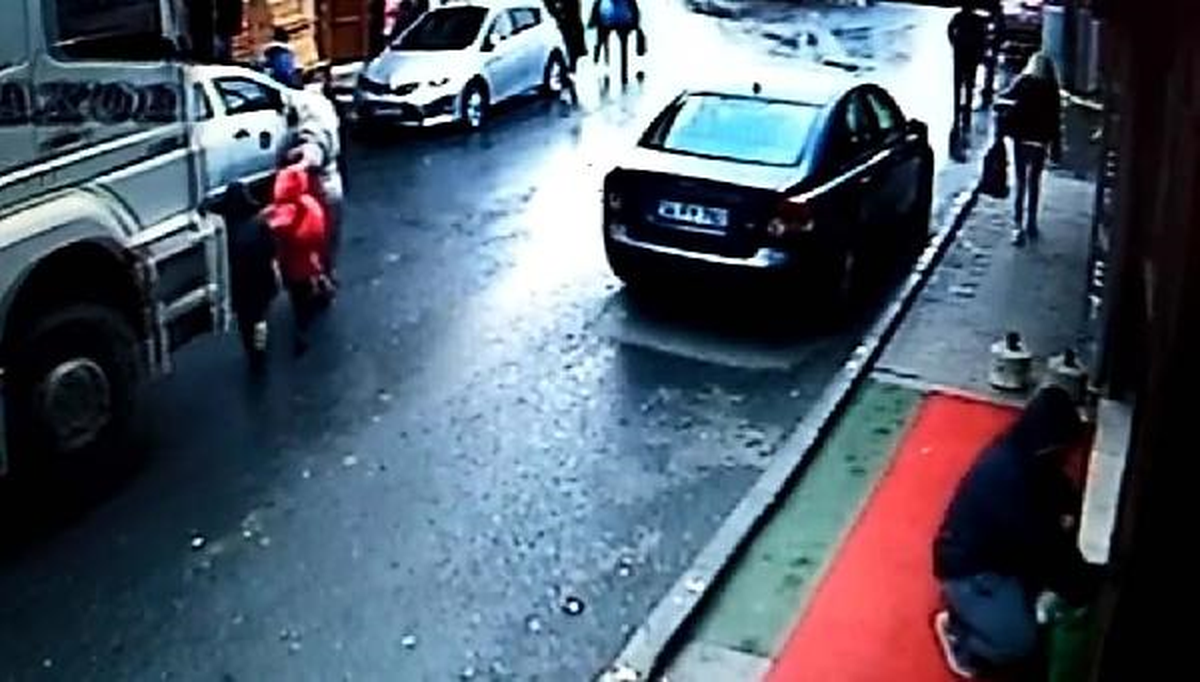 Babaanne ve İki Torunu, Hafriyat Kamyonunun Altında Kaldı