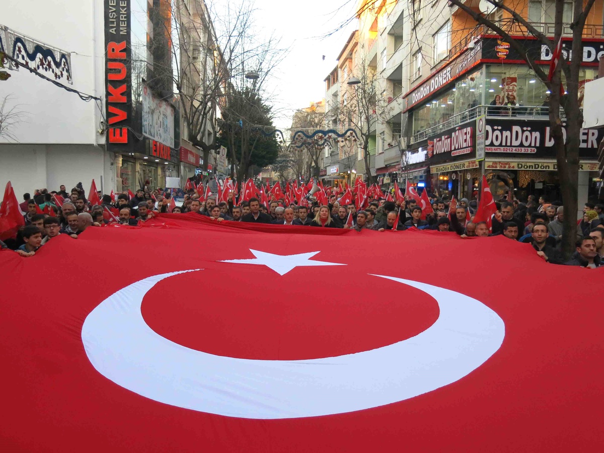 Bağcılar teröre karşı omuz omuza yürüdü