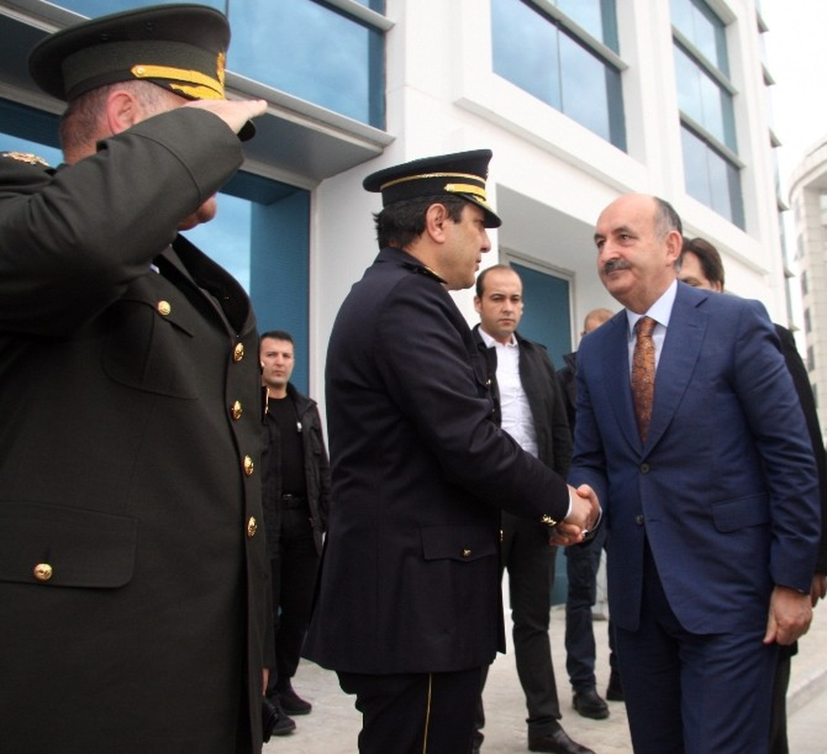 Bakan Müezzinoğlu\'ndan Hain Saldırıya Tepki: "Bedelini Ağır Ödeyecekler"